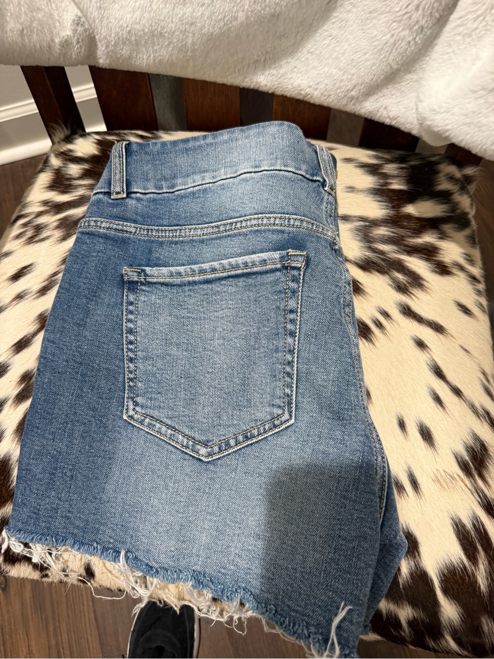 BKE Women’s Light Blue Denim Boyfriend Shorts - Picture 5 of 5